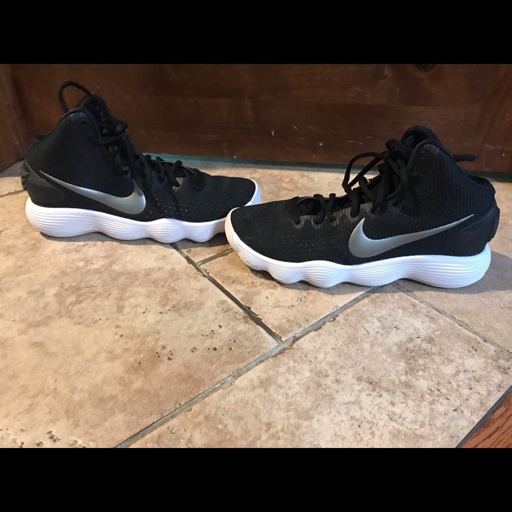 Nike NWOB HD basketball shoes